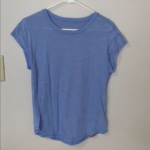 Women’s lululemon tee